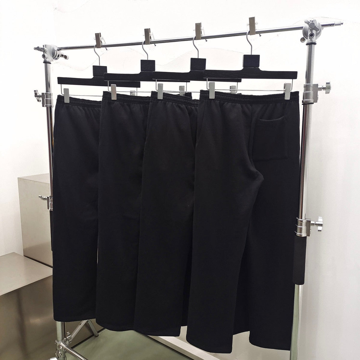 Black Cotton Graphic Straight - Men's