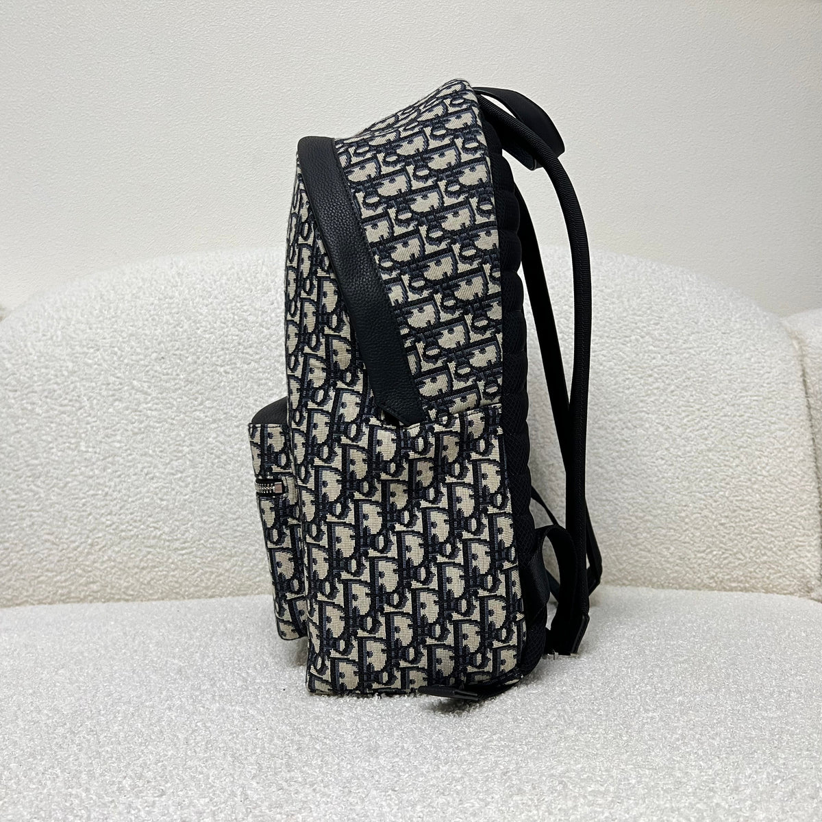 Schwarz-grauer Rucksack