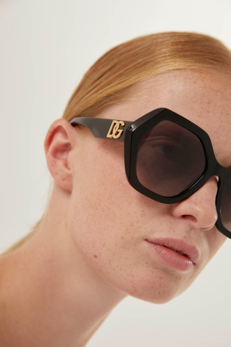 Hexagonal black sunglasses – out for their unmistakable style, where attention to detail and quality – LUX VERSE Luxury Designer Fashion Outlet