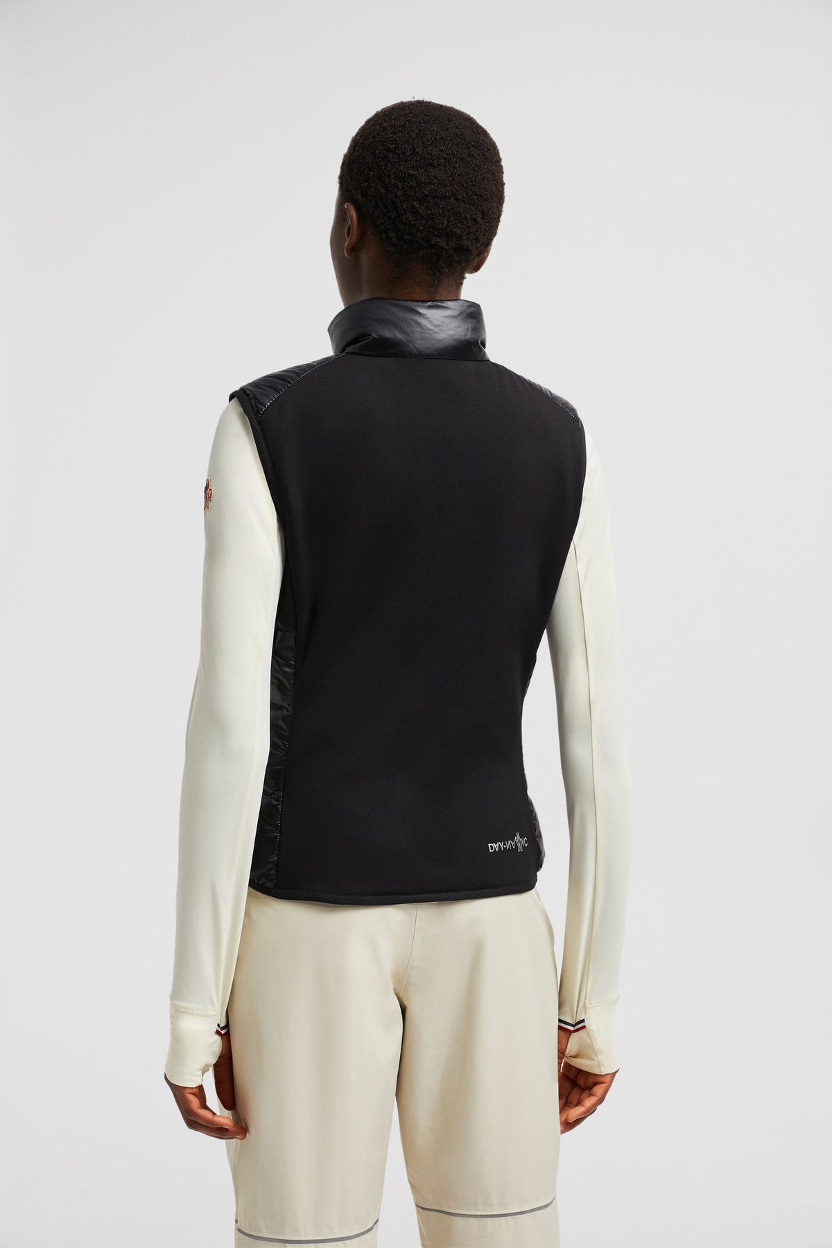 Down Vest – multi-functional: the practical puffer boasts pull-out gloves and is packable- – LUX VERSE Luxury Designer Fashion Outlet