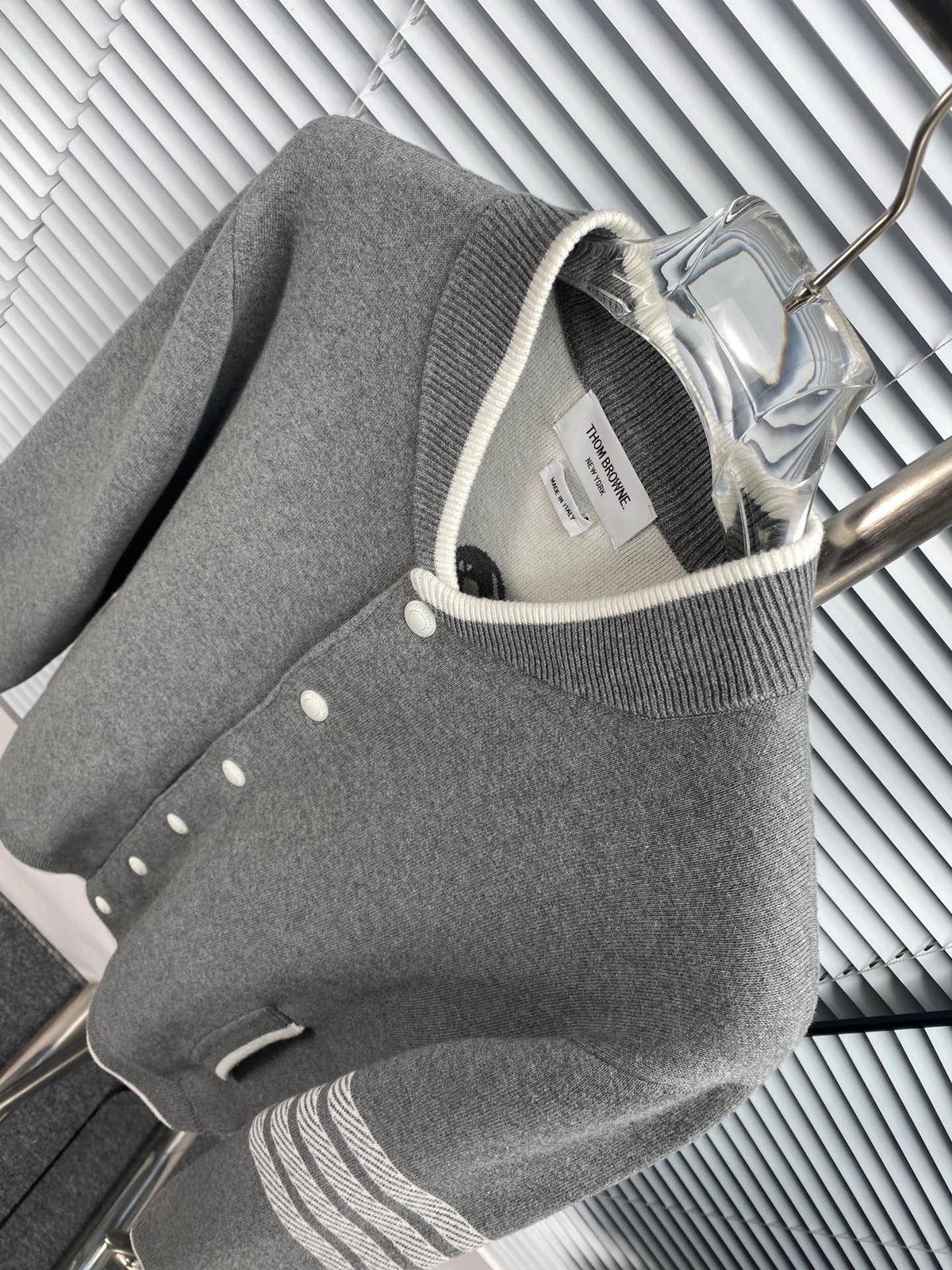 Marineblaue Strickjacke aus Wolle mit vier Streifen – Herren