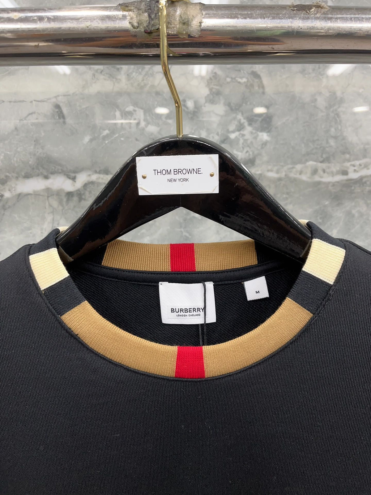 Weißes Baumwoll-T-Shirt mit Kontrastkragen – Herren