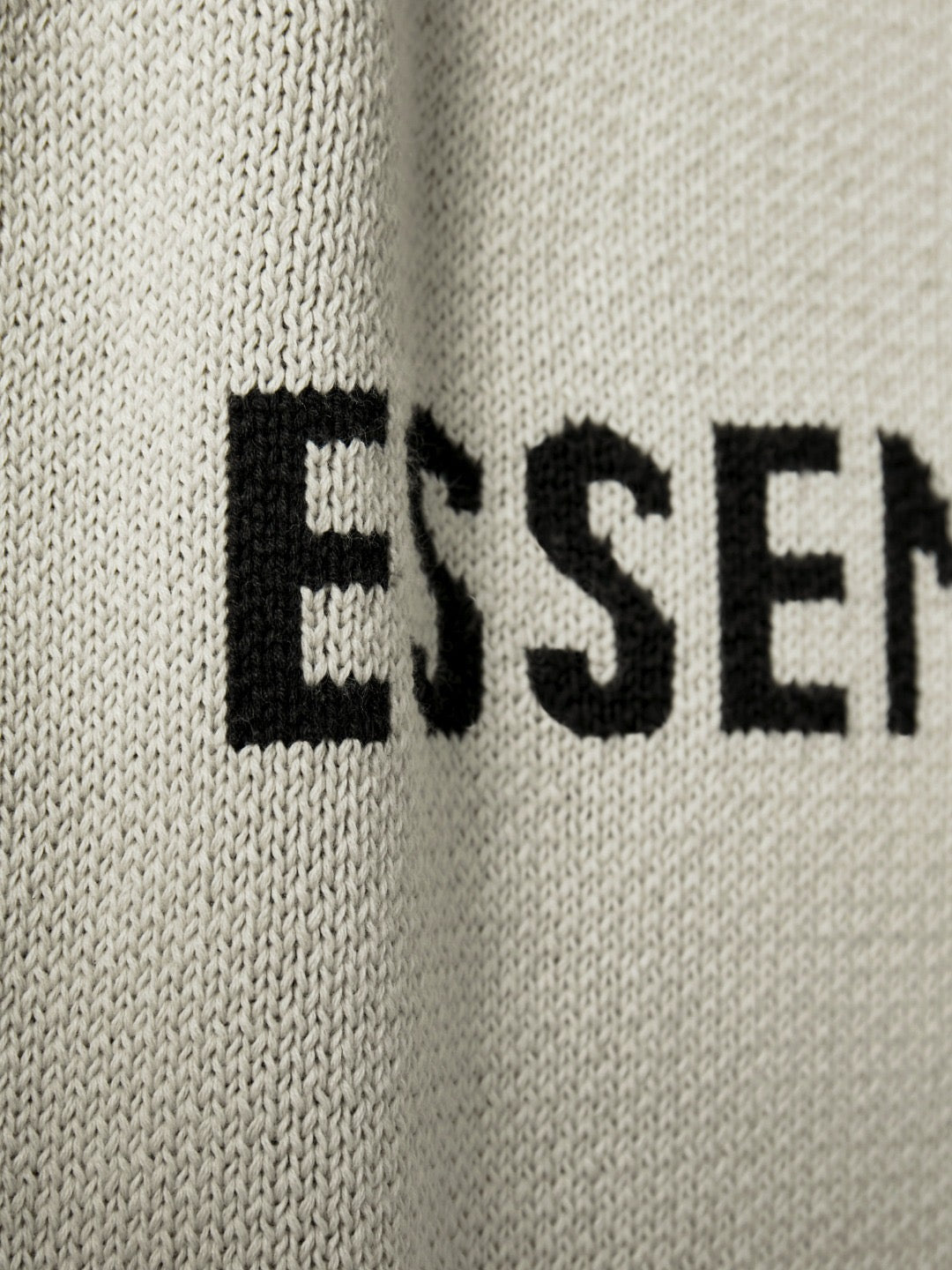 Cremefarbener Wollpullover mit Textlogo, Rundhalsausschnitt – Herren