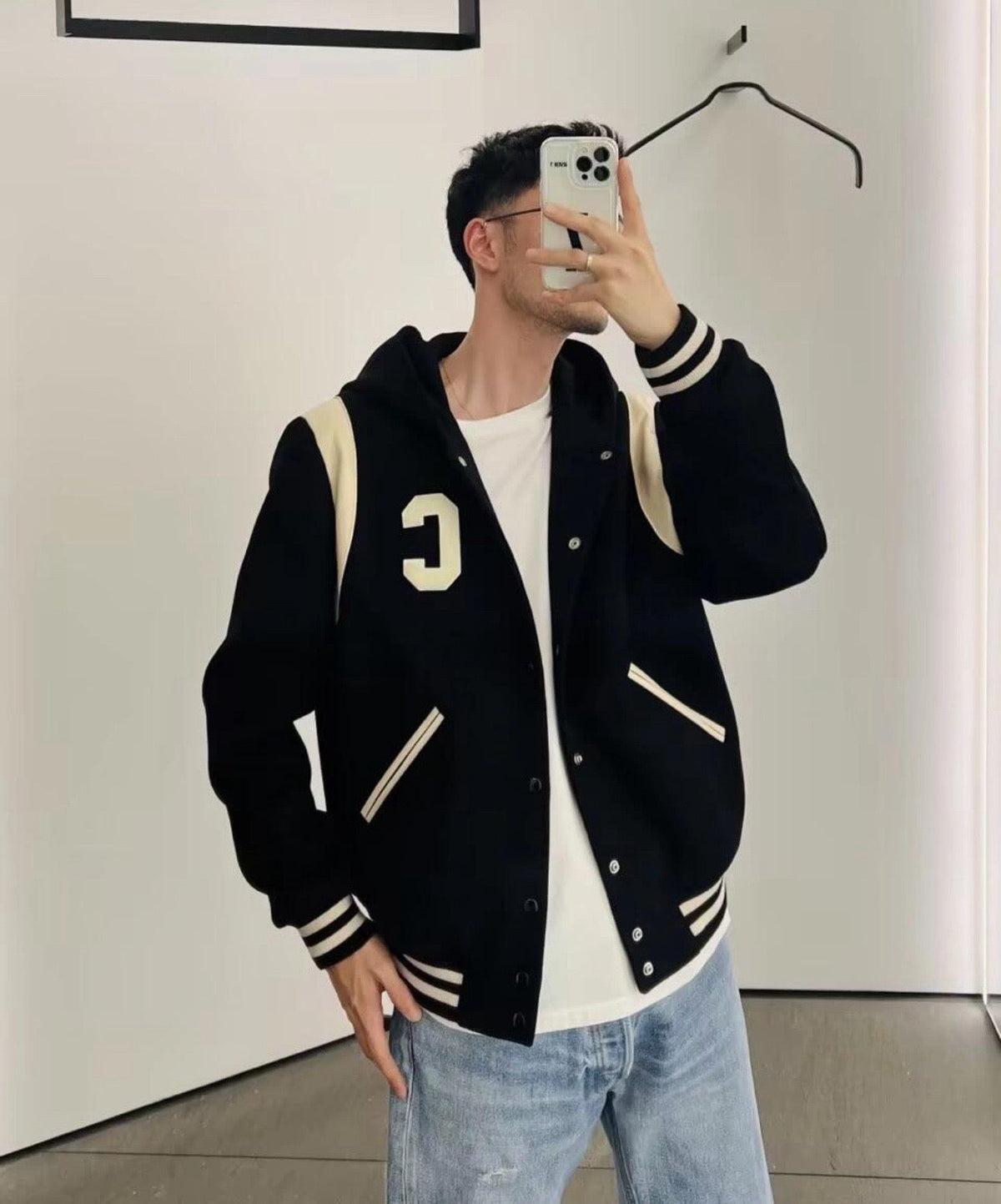 Varsity-Jacke für Herren – Schulterpartie aus schwarzer Wolle
