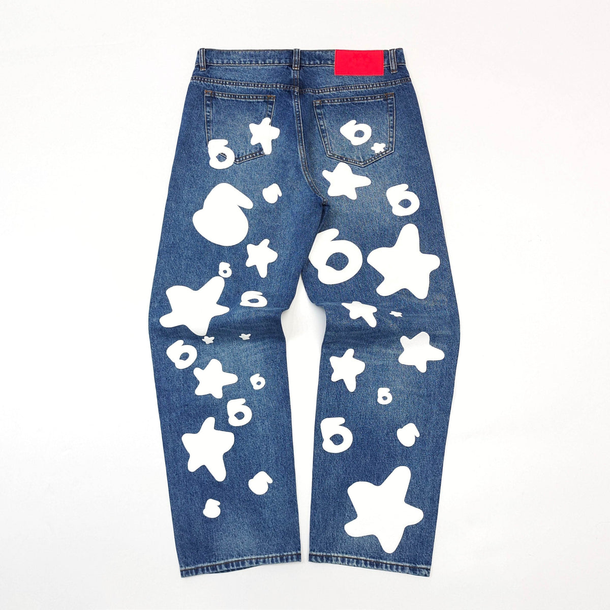 Blaue Jeans mit Stern-Applikation, gerader Schnitt - Damen