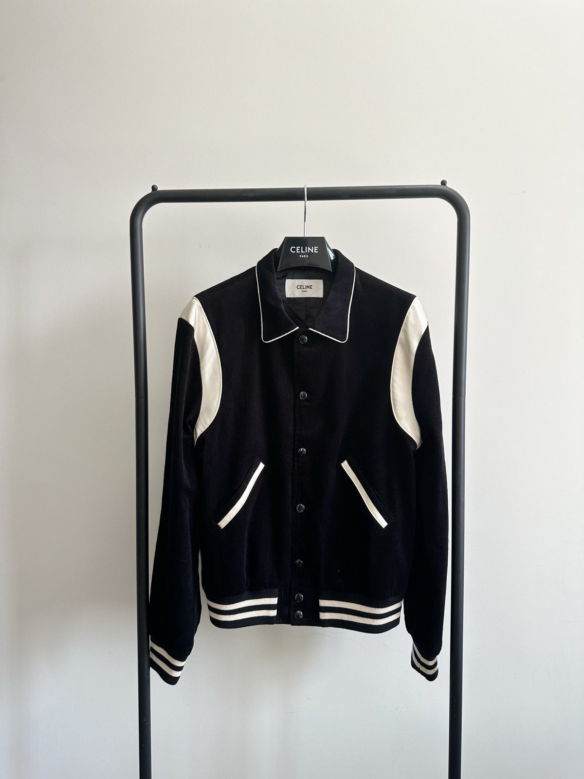 Schwarze Woll-Collegejacke mit Kontrastschultern – Herren