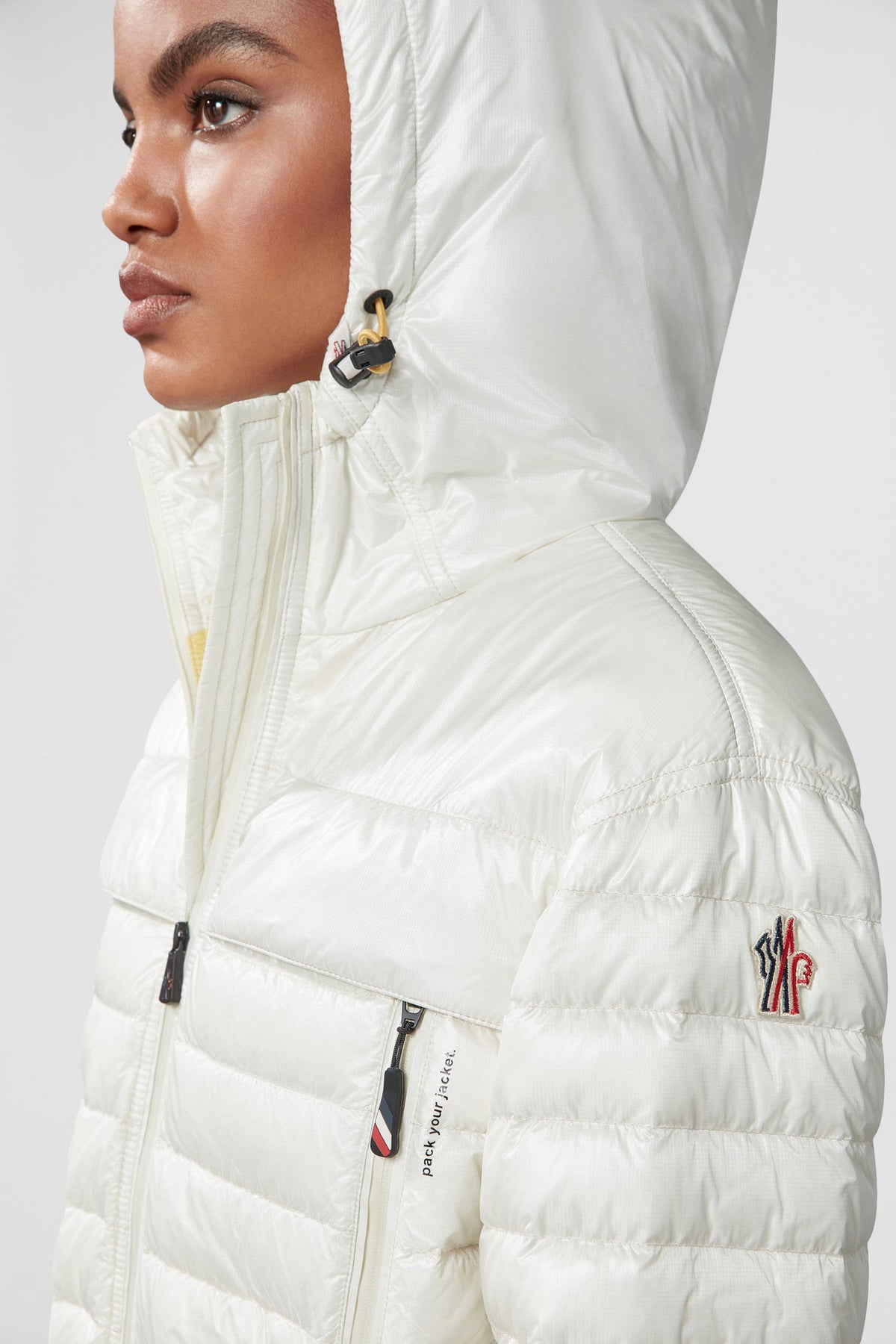 Eibing Short Down Jacket – born out of a deep research of lightweight materials and innovative constructions, – LUX VERSE Luxury Designer Fashion Outlet