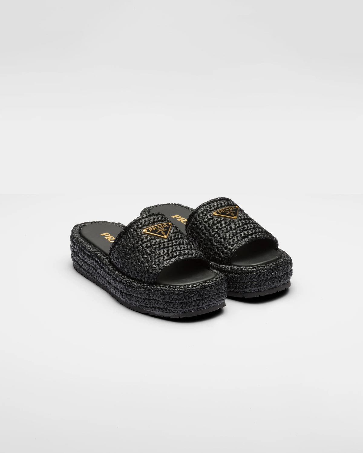 Crochet flatform slides – a simple yet sophisticated crochet pattern enhances the design of these flatform – LUX VERSE Luxury Designer Fashion Outlet