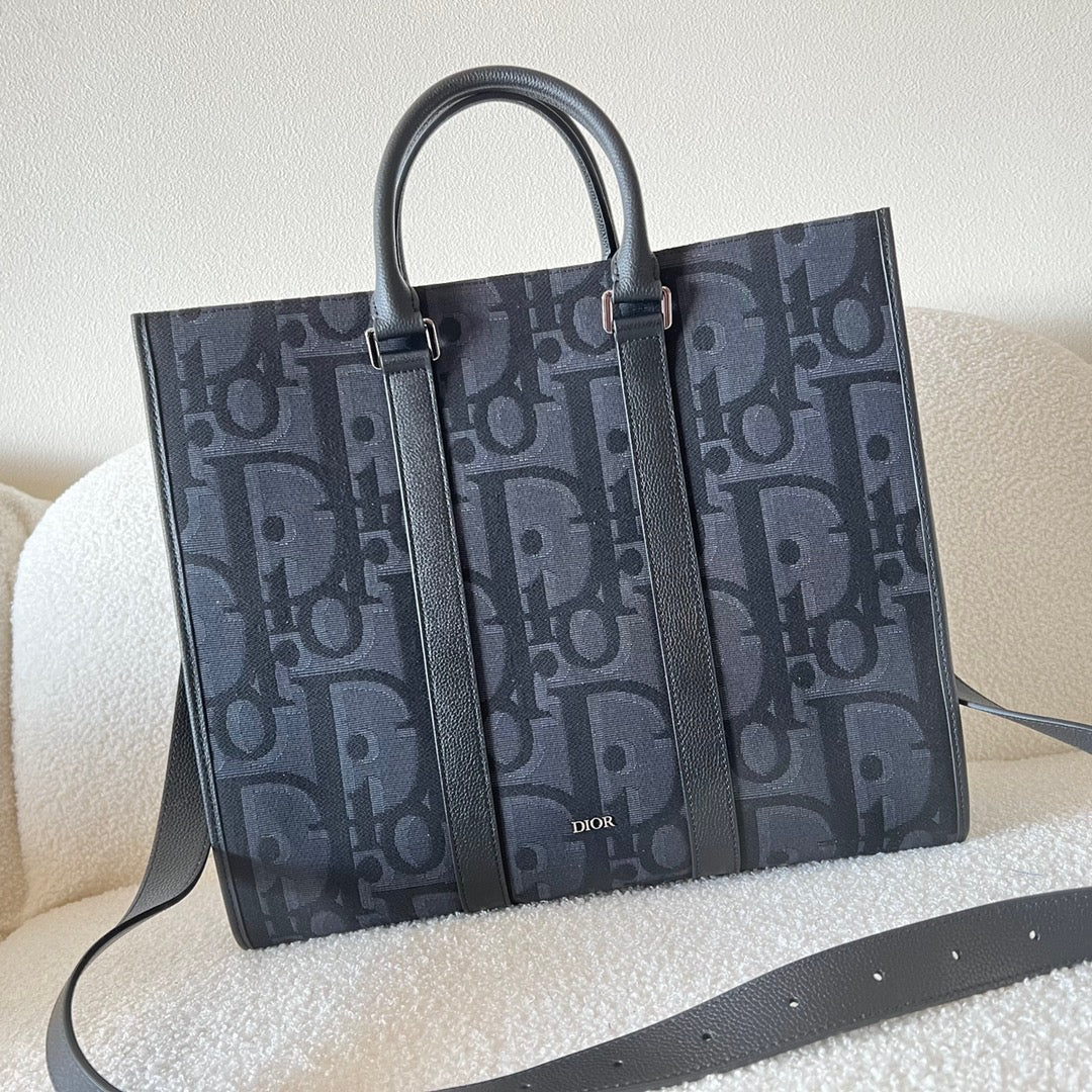 Handtasche in Schwarz und Grau