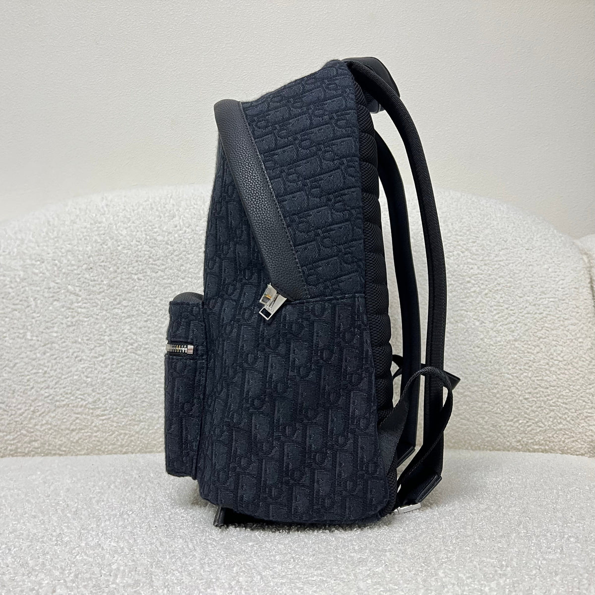 Schwarz-grauer Rucksack