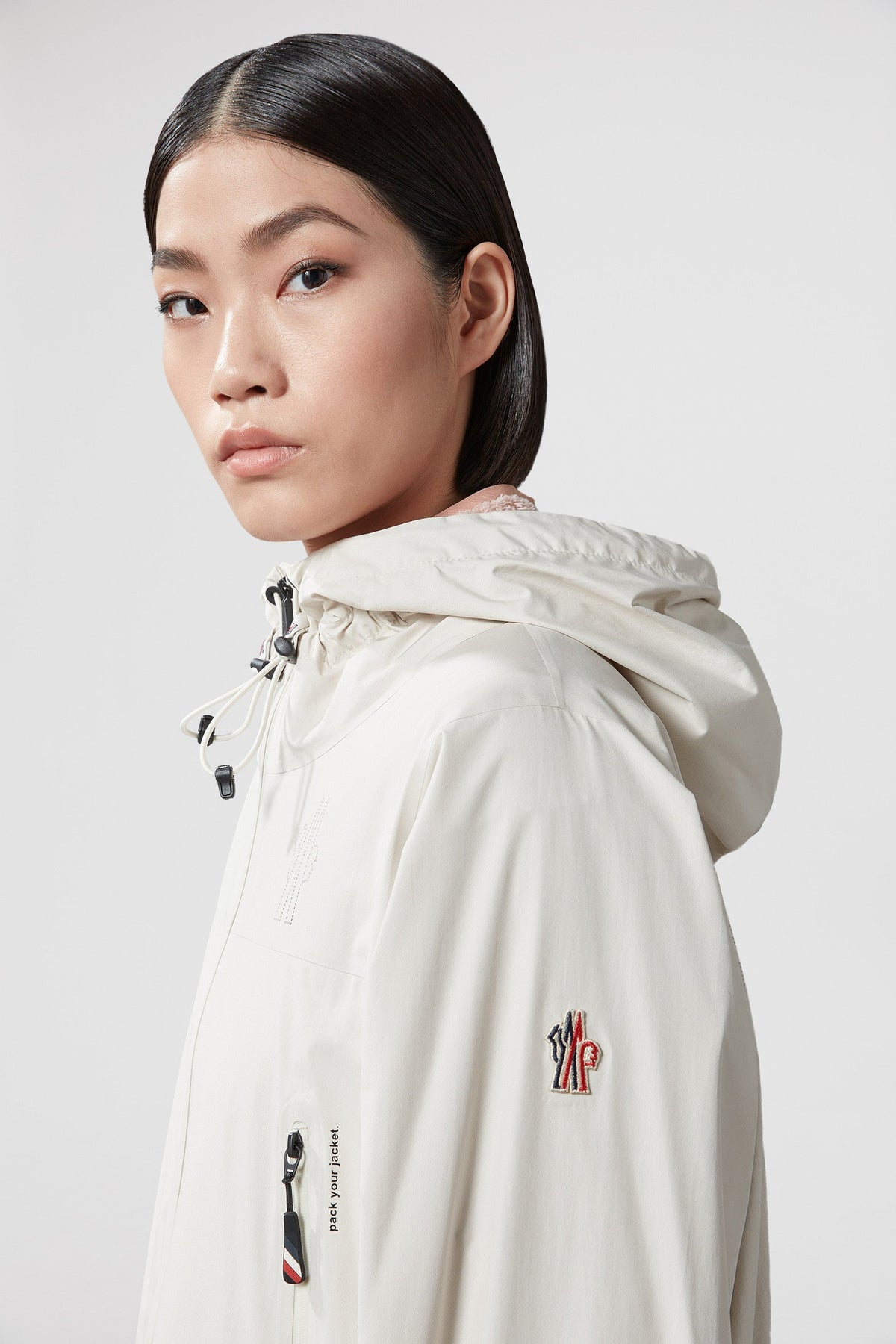 Fanes Hooded Shell Jacket – multi-functional: the practical puffer boasts pull-out gloves and is packable- – LUX VERSE Luxury Designer Fashion Outlet