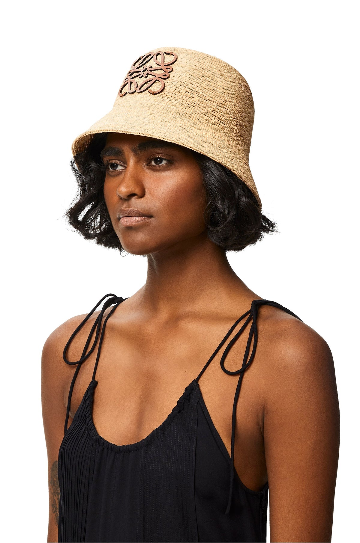 Bucket hat in raffia and calfskin – main material: Raffia/Calf Weight: 0.06 kg – LUX VERSE Luxury Designer Fashion Outlet