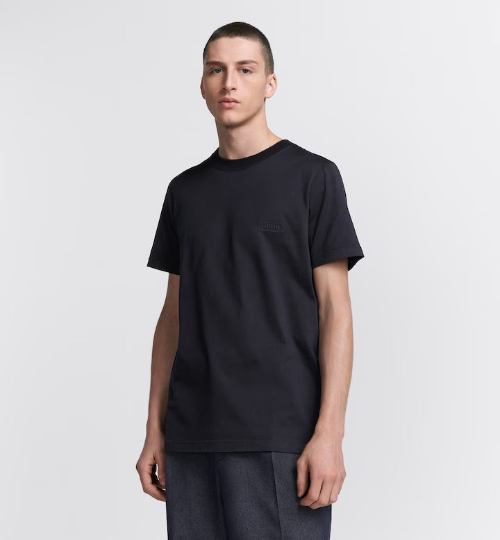 Icons T-Shirt – the T-shirt is a timeless and relaxed piece – LUX VERSE Luxury Designer Fashion Outlet