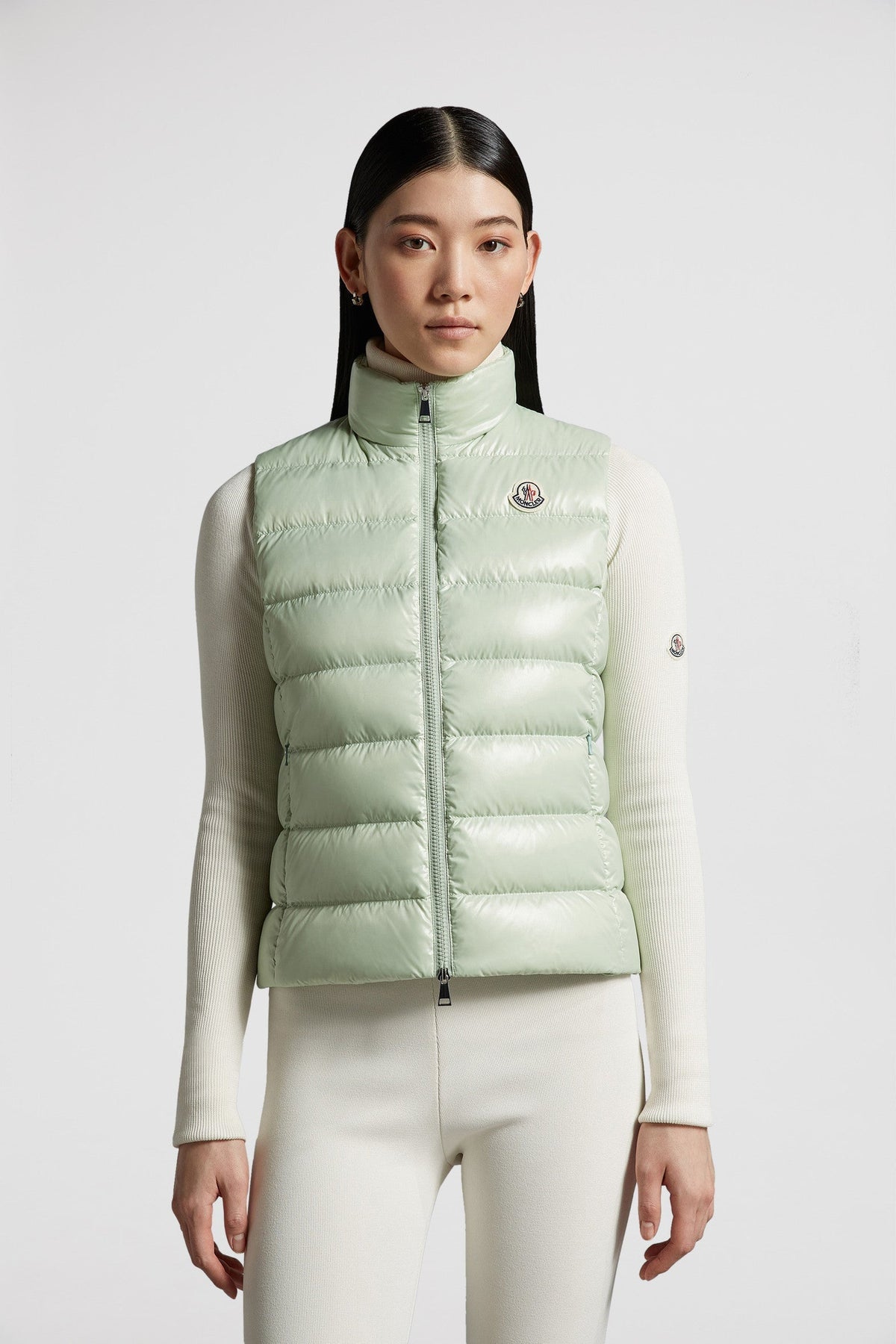 Ghany Down Classic Vest – the Ghany vest for women revisits the archives and draws inspiration from iconic – LUX VERSE Luxury Designer Fashion Outlet