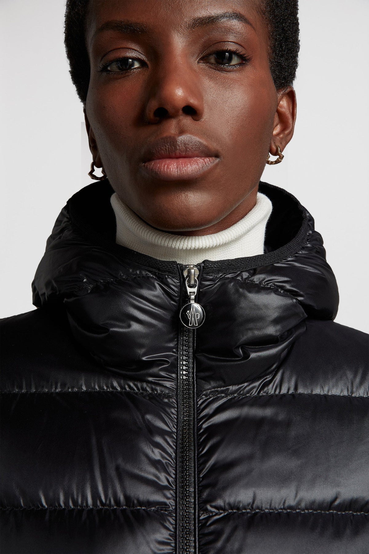 Gles Short Down Jacket – the hooded puffer is crafted from recycled longue saison, a nylon fabric notable for – LUX VERSE Luxury Designer Fashion Outlet