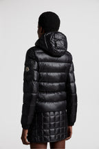 Gles Short Down Jacket – the Gles down jacket is characterized by classic boudin quilting and an iconic patch – LUX VERSE Luxury Designer Fashion Outlet
