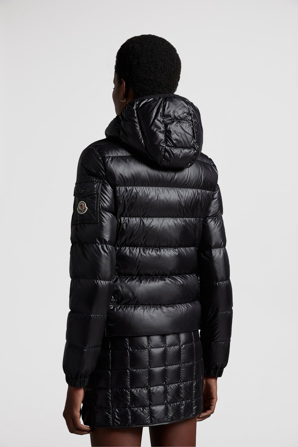 Gles Short Down Jacket – the Gles down jacket is characterized by classic boudin quilting and an iconic patch – LUX VERSE Luxury Designer Fashion Outlet