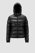 Gles Short Down Jacket – the Gles down jacket is characterized by classic boudin quilting and an iconic patch – LUX VERSE Luxury Designer Fashion Outlet