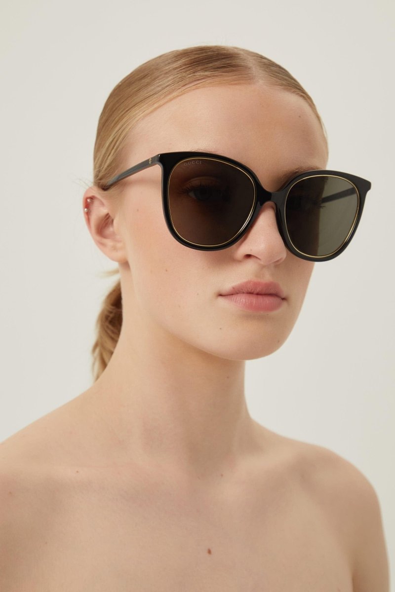 Black cat-eye sunglasses with chain – the chain serves both as an aesthetic and functional accessory as it can also help – LUX VERSE Luxury Designer Fashion Outlet