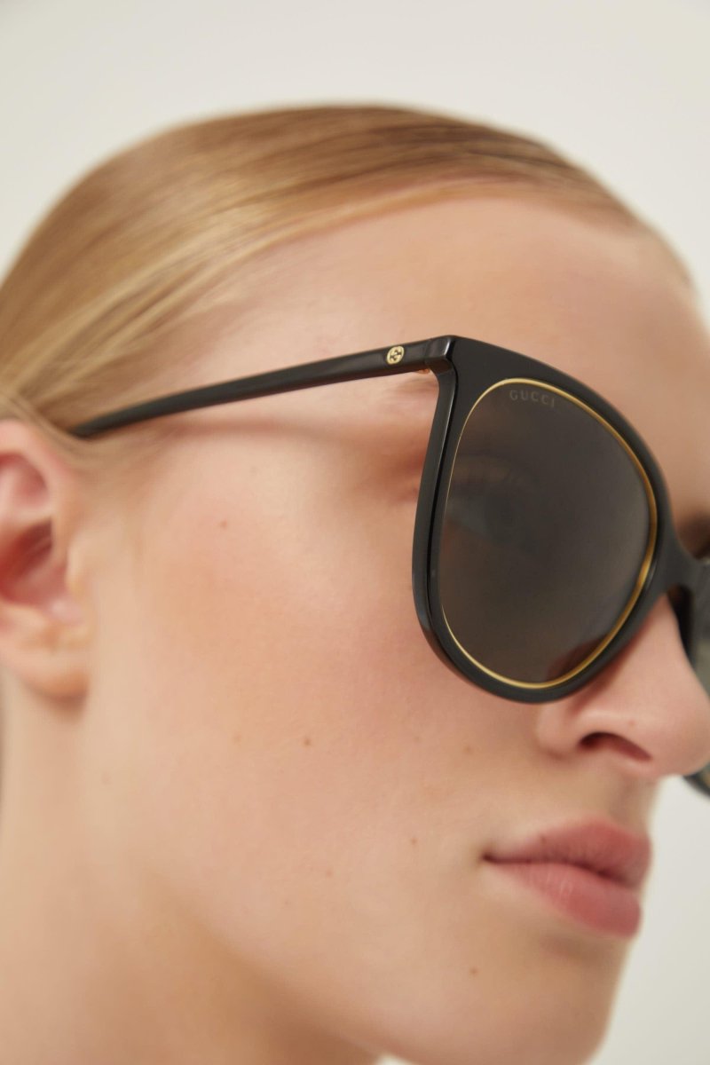 Black cat-eye sunglasses with chain – light and easy-to-wear cat-eye shape in full acetate with the GG interlocking logo – LUX VERSE Luxury Designer Fashion Outlet