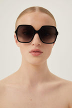 Black square sunglasses – iconic GG mini running logo on both straight temples – LUX VERSE Luxury Designer Fashion Outlet