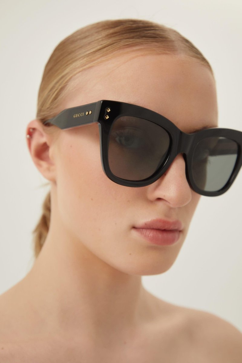 Cat-eye black sunglasses – this cat-eye style is characterized by a bold volume and texture, enriched by iconic – LUX VERSE Luxury Designer Fashion Outlet