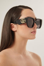 GG0956S oversized black sunglasses with maxi logo – inspired by a gender fluid look, translated in a street style effortless look – LUX VERSE Luxury Designer Fashion Outlet