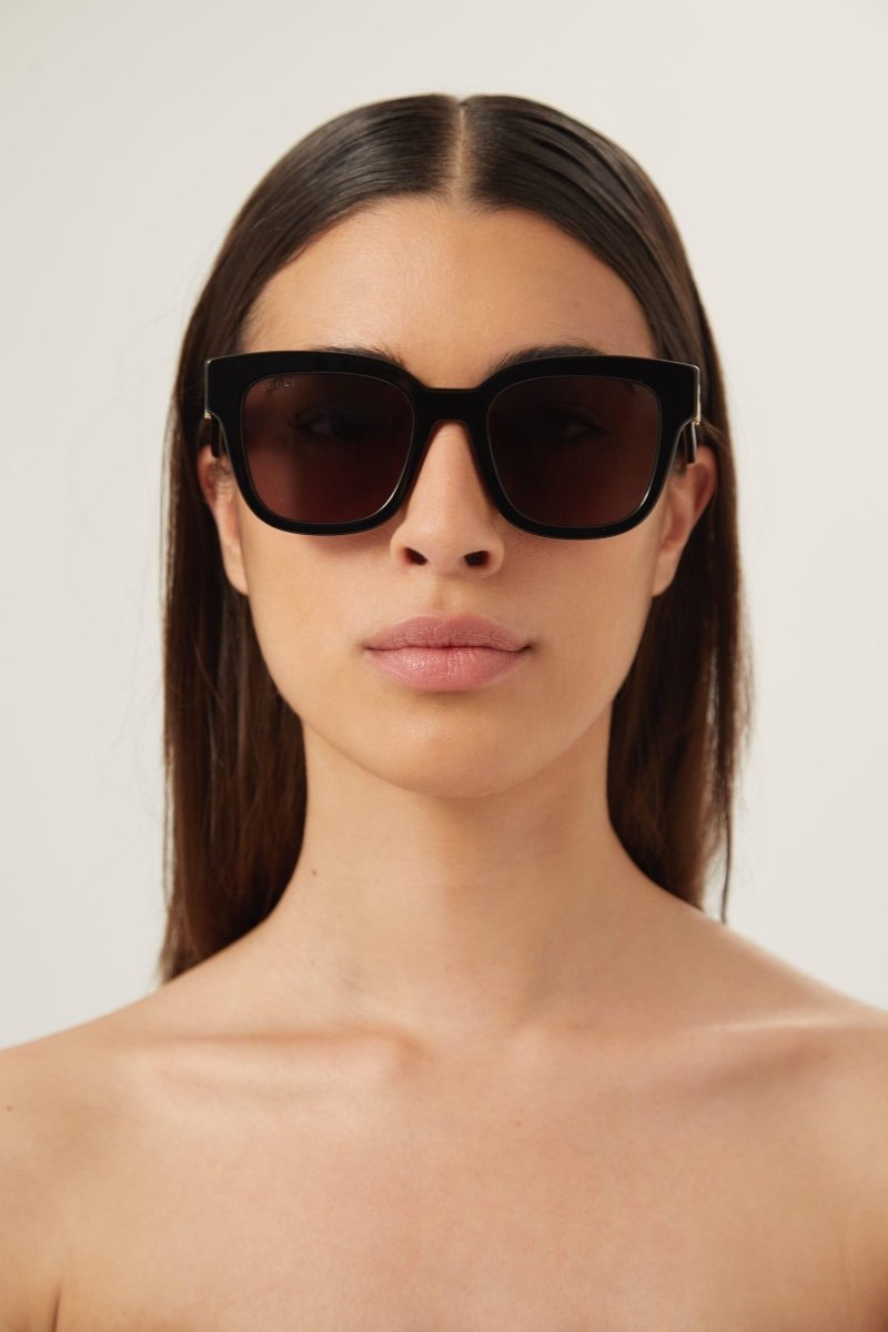 GG0998S squared femenine black sunglasses – feminine squared shape in acetate chacacterized by bold volumes and strong – LUX VERSE Luxury Designer Fashion Outlet