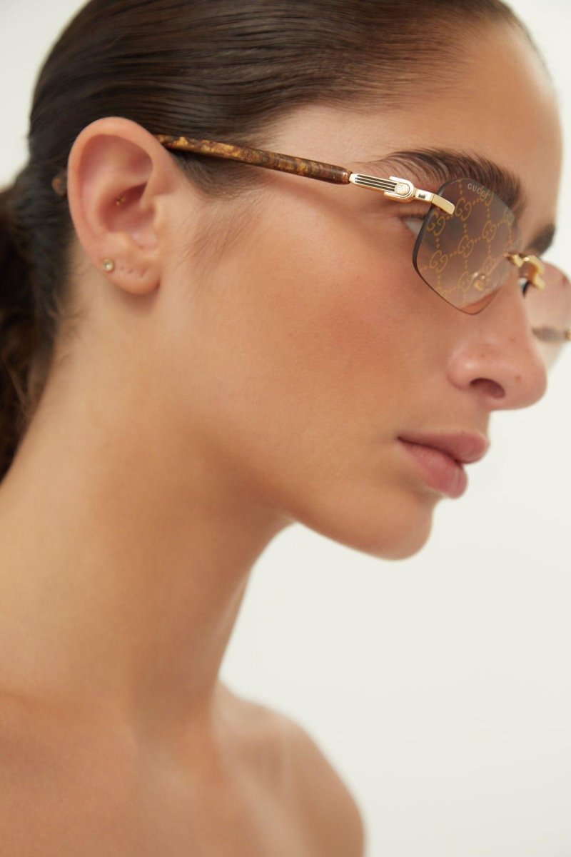 Micro metal sunglasses with logo all over – the rectangular narrow rimless shape comes with sophisticated temples that are – LUX VERSE Luxury Designer Fashion Outlet