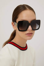 Oversized femenine squared black sunglasses – iconic shape which recalls vintage television from the seventies, with a shape that – LUX VERSE Luxury Designer Fashion Outlet