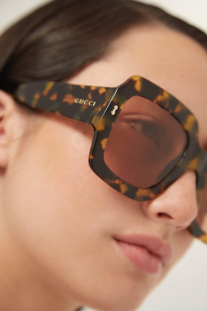 Oversized squared sustainable havana sunglasses – the frames contain up to 68% bio-based acetate and are enriched with mineral glass – LUX VERSE Luxury Designer Fashion Outlet