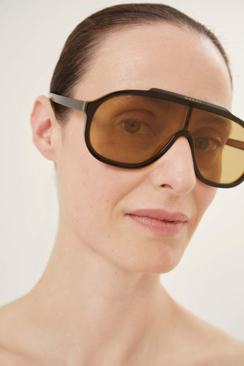 Oversized vintage look pilot sunglasses – the Lettering Logo on the top bar is well visible giving a strong personality – LUX VERSE Luxury Designer Fashion Outlet