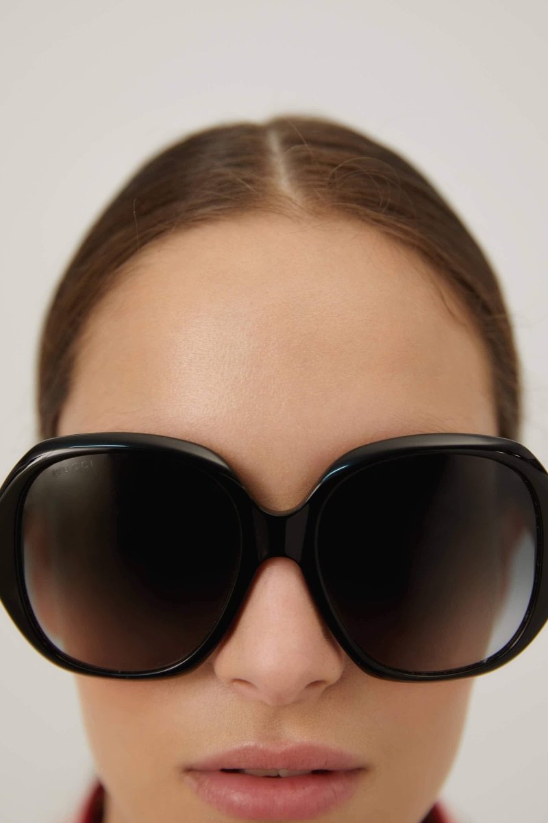 Round black femenine sunglasses – concept characterized by faceted volumes that highlight the brightness and thickness – LUX VERSE Luxury Designer Fashion Outlet