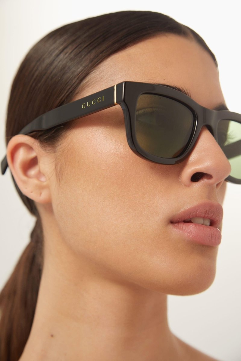 Soft squared black and green sunglasses – the style is even more cool thanks to the matchy colors of the logo and the lenses – LUX VERSE Luxury Designer Fashion Outlet