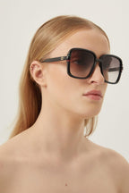 Square shape black sunglasses – this square shape is characterized by the GG interlocking logo on both temples – LUX VERSE Luxury Designer Fashion Outlet