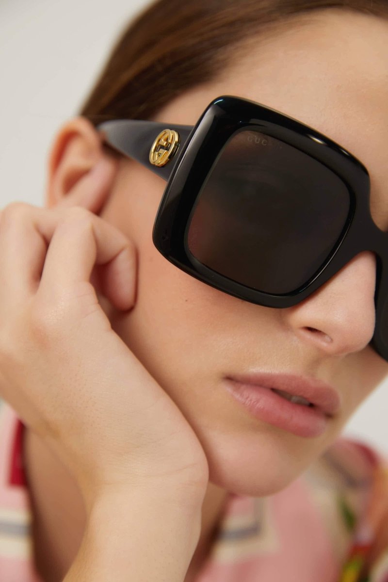 Squared black sunglasses – this squared feminine sunglassess in black acetate features a GG interlocking – LUX VERSE Luxury Designer Fashion Outlet