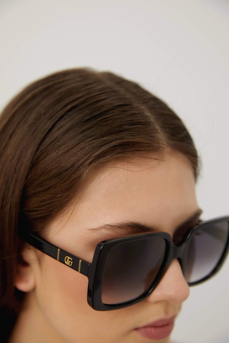 Squared oversized femenine black sunglasses – Collection Iconic squared shape interpreted in a easy to wear and elegant mood – LUX VERSE Luxury Designer Fashion Outlet
