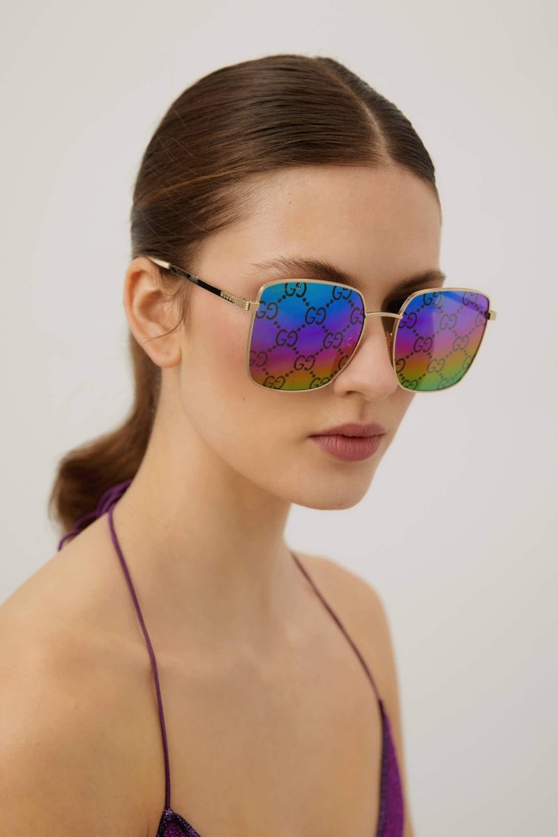 Squared sunglasses with logo all over logo on lenses – new fashionable story fully expressing iconic and elegant mood directly linked – LUX VERSE Luxury Designer Fashion Outlet