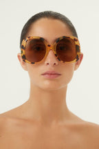 Vintage look havana sunglasses – this butterfly shape is perfect for a vintage yet fashion look – LUX VERSE Luxury Designer Fashion Outlet
