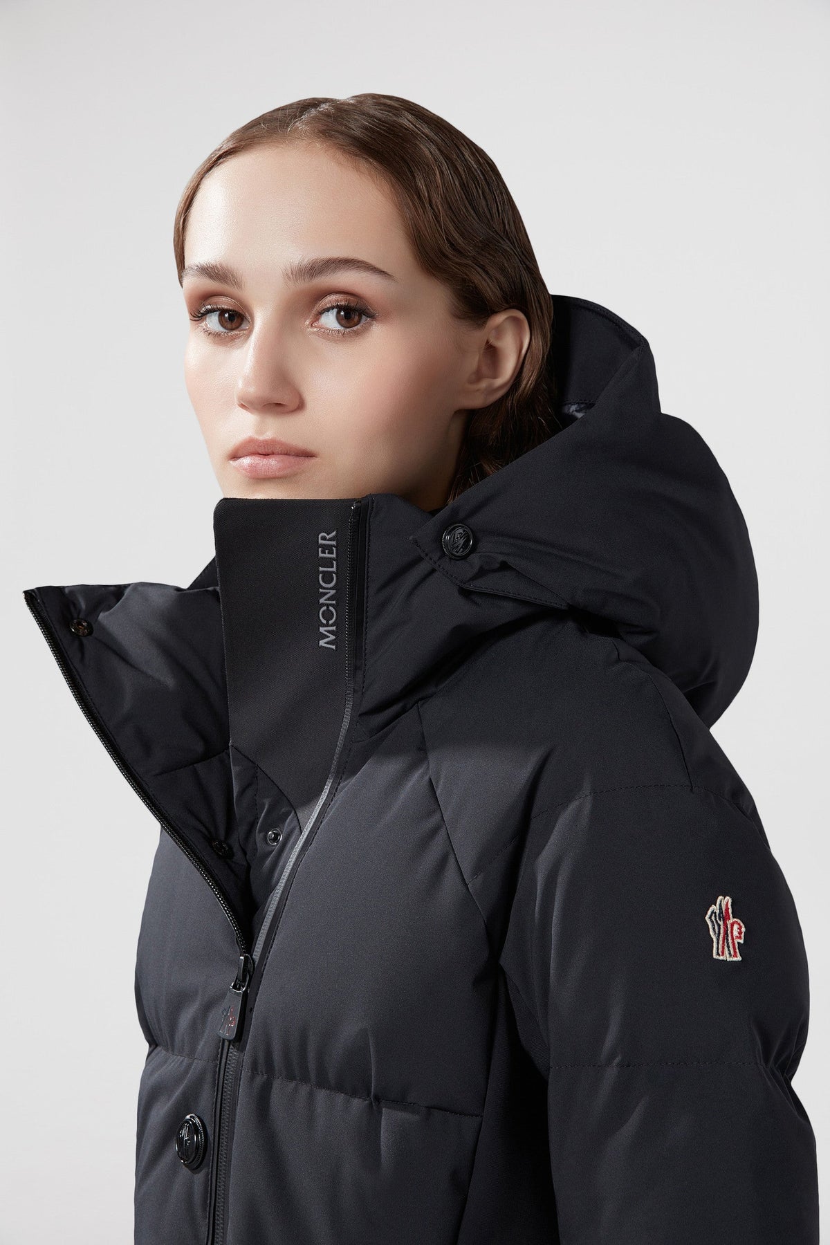 Guyane Short Dalles Down Jacket – crafted from recycled longue saison outer fabric Longue saison lining Down-filled – LUX VERSE Luxury Designer Fashion Outlet