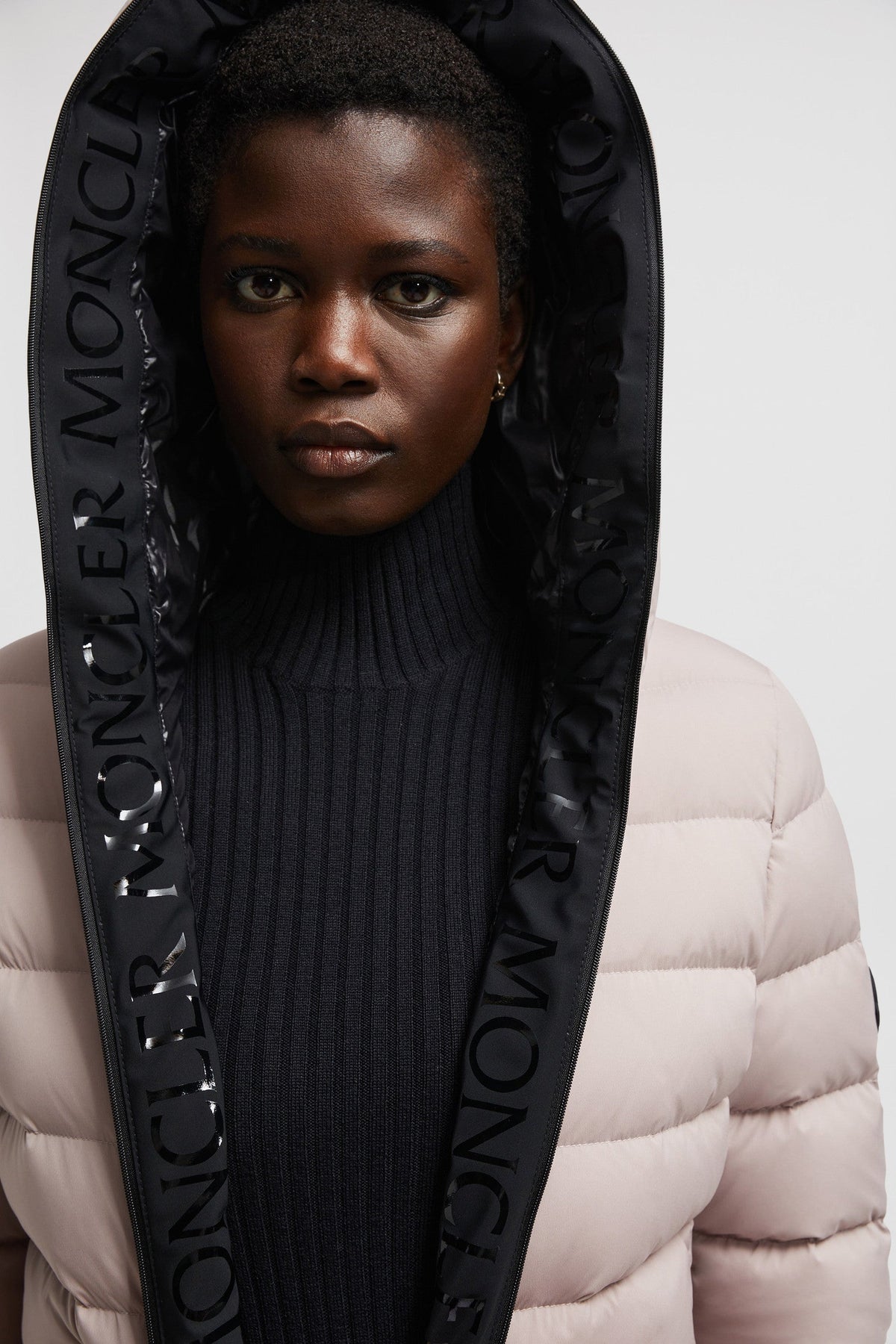 Herbe Short Down Jacket – a hood with shiny logo lettering adds another hint of brand DNA to the puffer jacket – LUX VERSE Luxury Designer Fashion Outlet