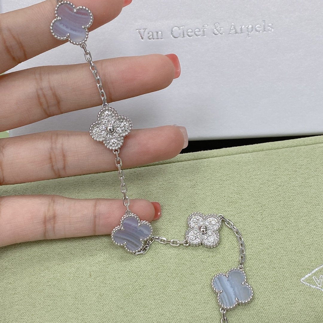 Clover  5 Motif Diamond Purple Chalcedony Bracelet Silver – LUX VERSE Luxury Designer Fashion Outlet