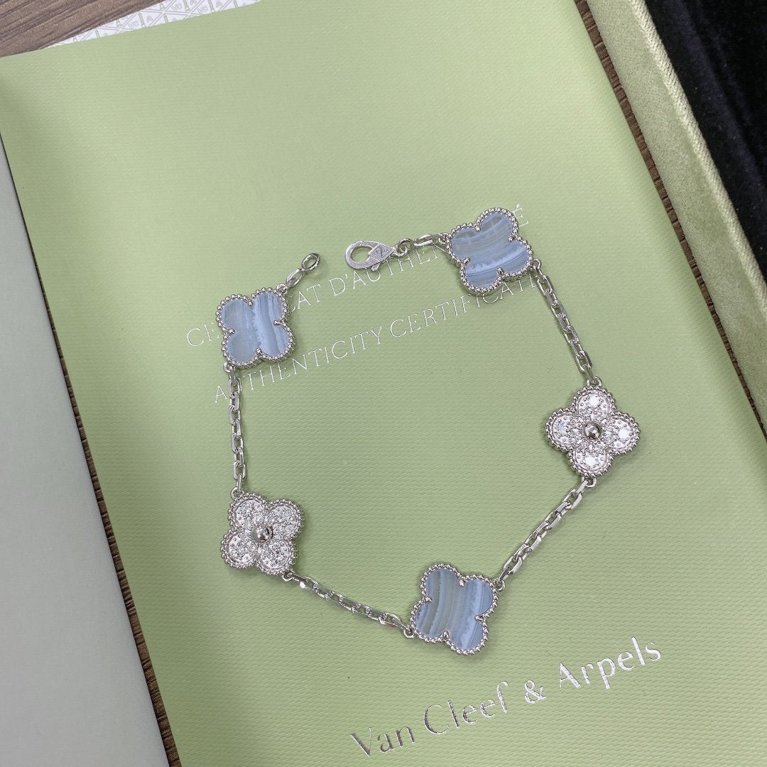Clover  5 Motif Diamond Purple Chalcedony Bracelet Silver – LUX VERSE Luxury Designer Fashion Outlet