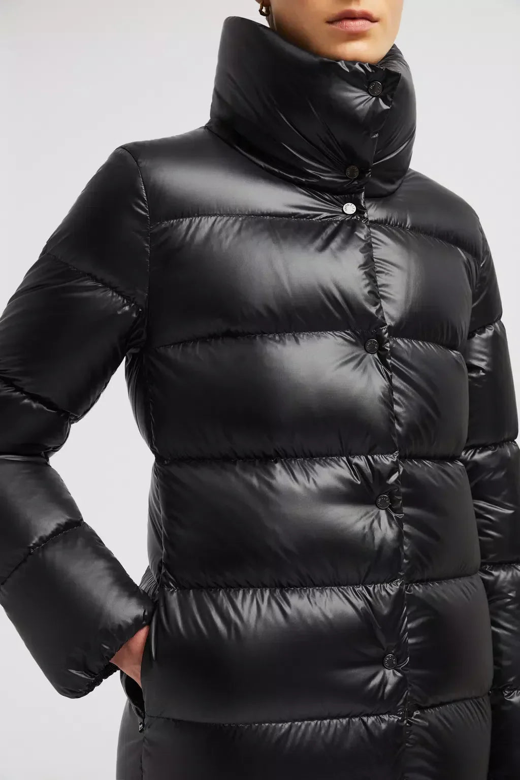Cochevis Short Down Jacket – snap button closure adds to the puffer's lightness – LUX VERSE Luxury Designer Fashion Outlet