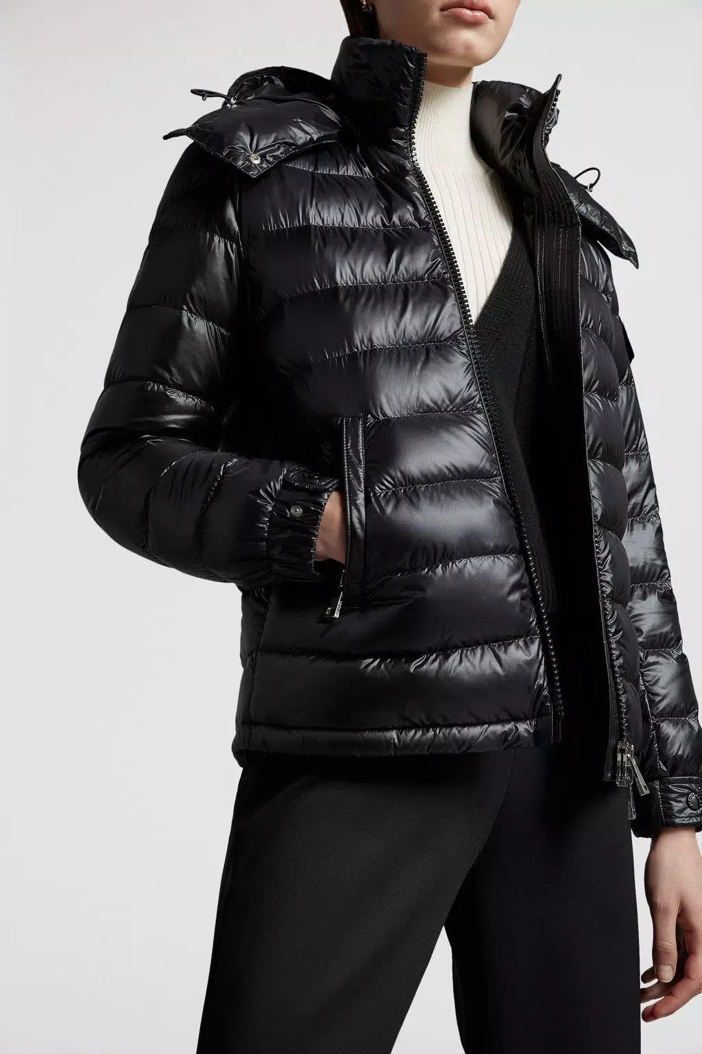 Dalles Short Down Jacket – unmistakably, the Dalles down jacket is characterized by classic boudin quilting – LUX VERSE Luxury Designer Fashion Outlet