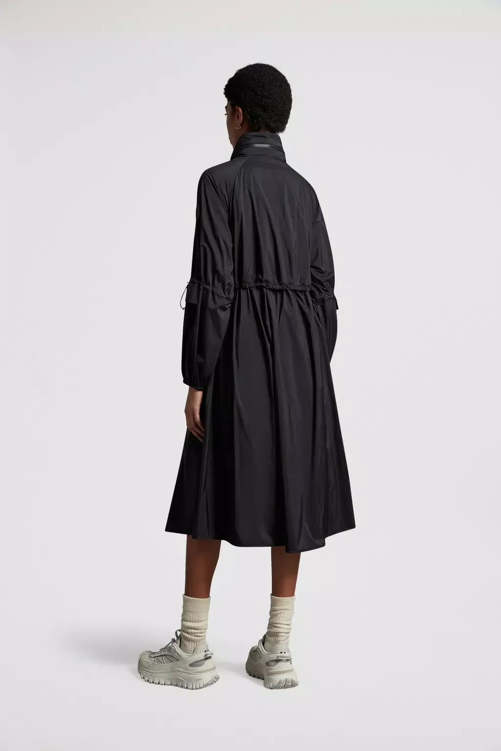 Lins Parka – gold-toned buttons provide the finishing touches – LUX VERSE Luxury Designer Fashion Outlet