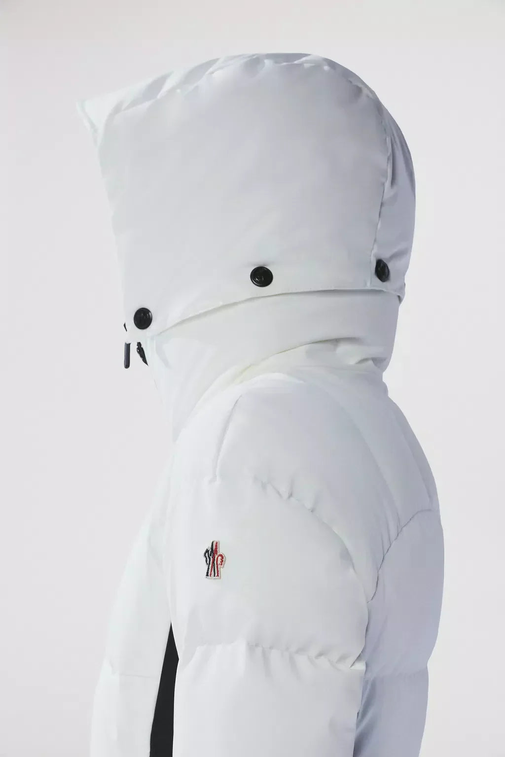 Guyane Short Down Jacket – the puffer jacket is enhanced with a Windproof collar, water-resistant zippers, – LUX VERSE Luxury Designer Fashion Outlet