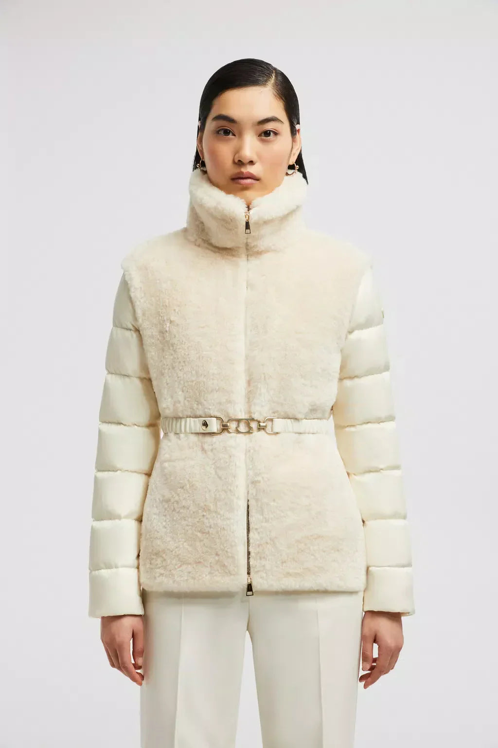 Oiron Short Down Jacket – the down jacket is completed by a fitted waist with a detachable logo belt, adding – LUX VERSE Luxury Designer Fashion Outlet