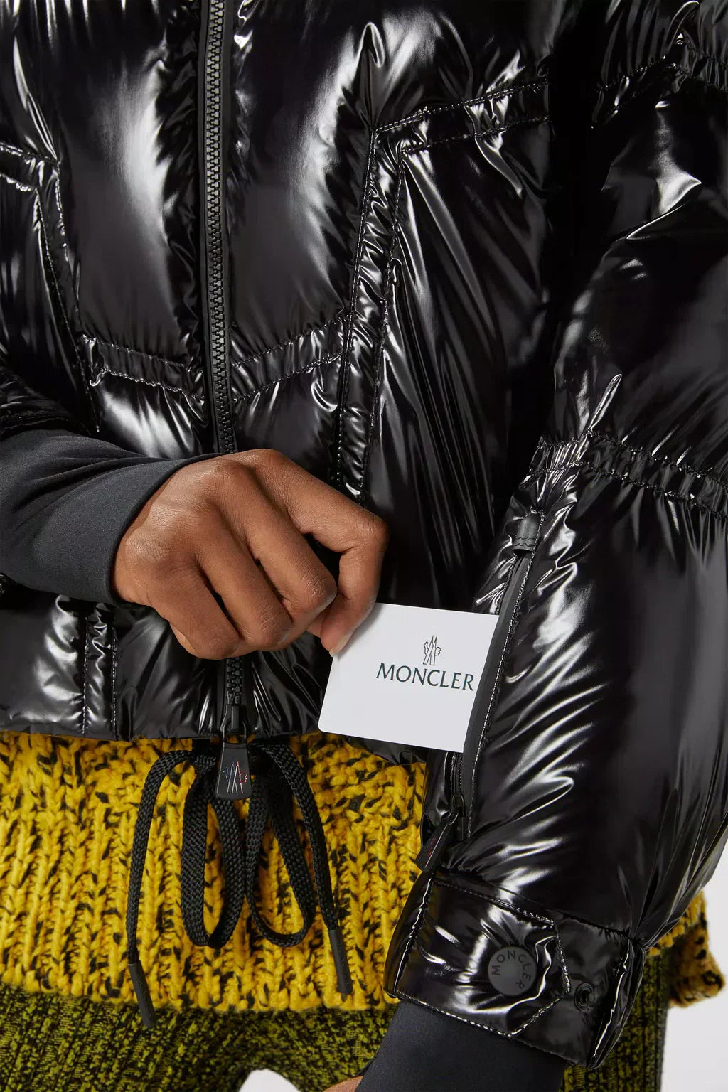 Cluses Short Down Jacket – the puffer jacket is part of the Grenoble collection for women – LUX VERSE Luxury Designer Fashion Outlet