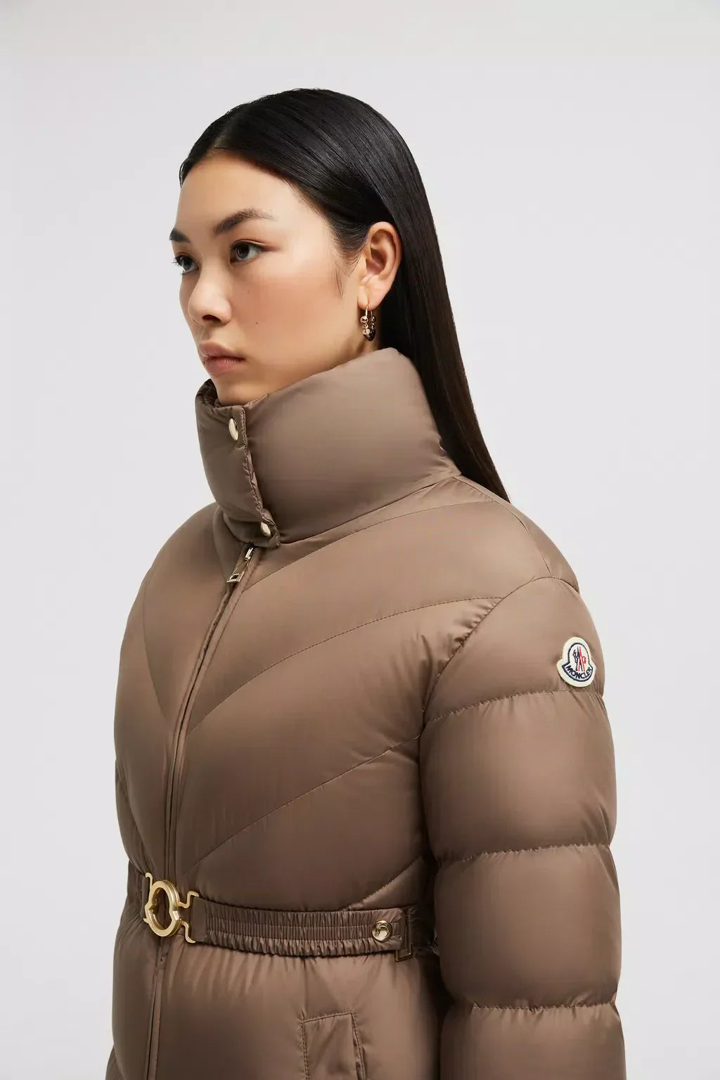 Brou Long Down Jacket – the Brou down jacket echoes the collection's interpretation of femininity – LUX VERSE Luxury Designer Fashion Outlet